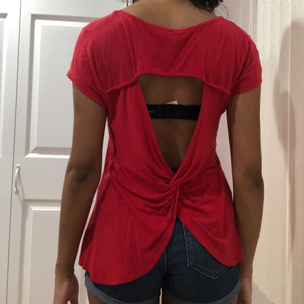 Cute red top